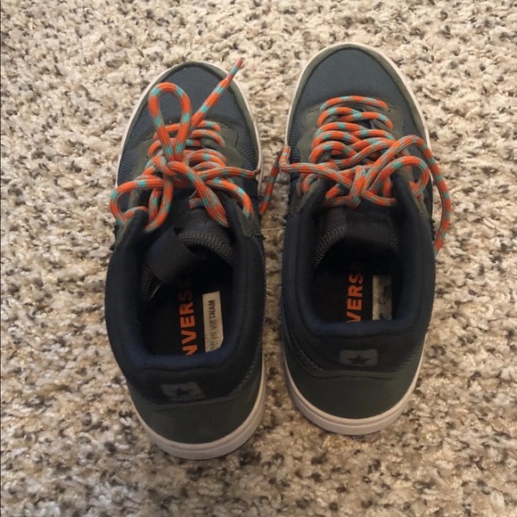 Converse - Picture 2 of 2